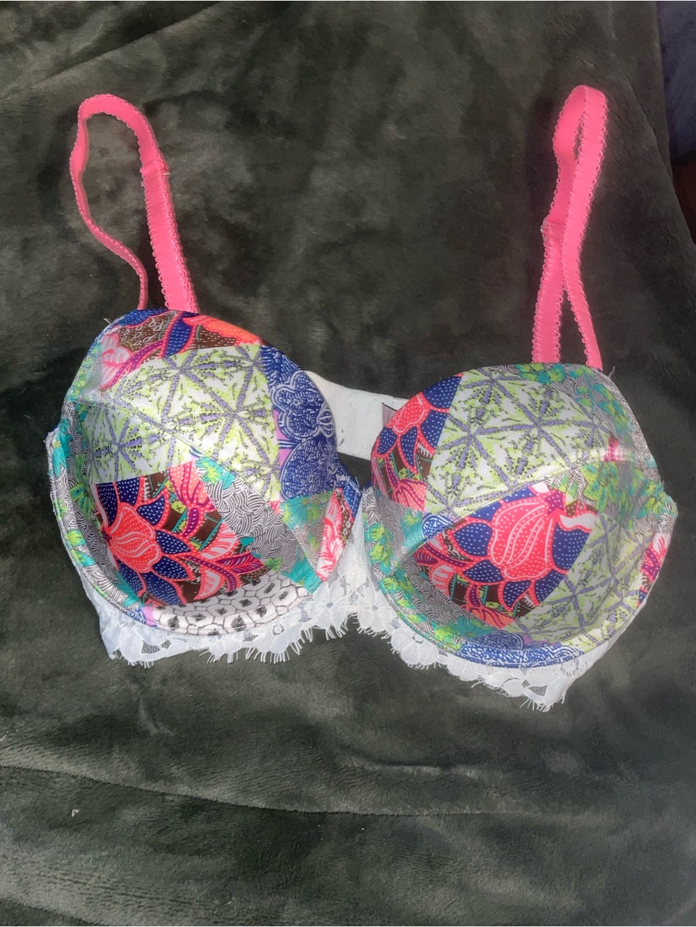 Victoria’s Secret PINK Dream Angels Lined Demi-Buste bra *make offers*
